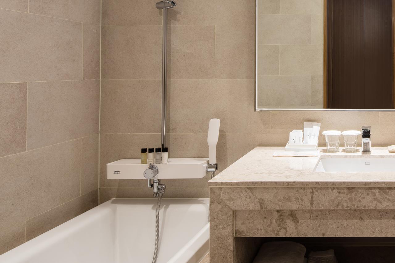 Ramada By Wyndham Seoul Sindorim Hotel Екстериор снимка